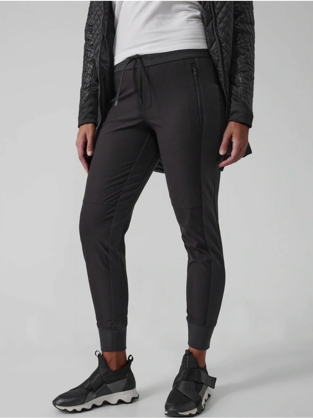 Athleta Headlands Hybrid Trek Jogger, Black SIZE 4